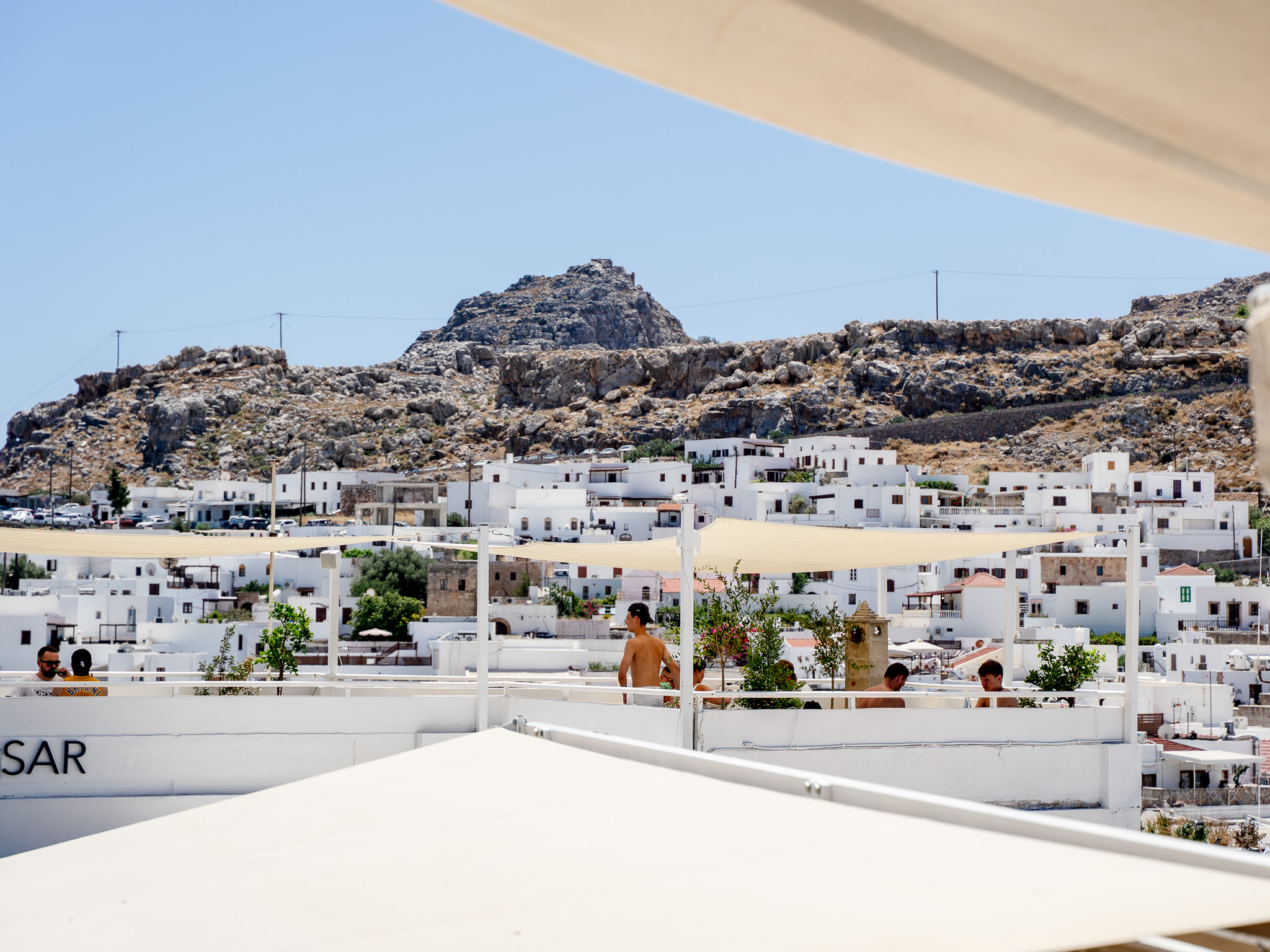 Wąskie uliczki Lindos na Rodos, część programu Magic Tours