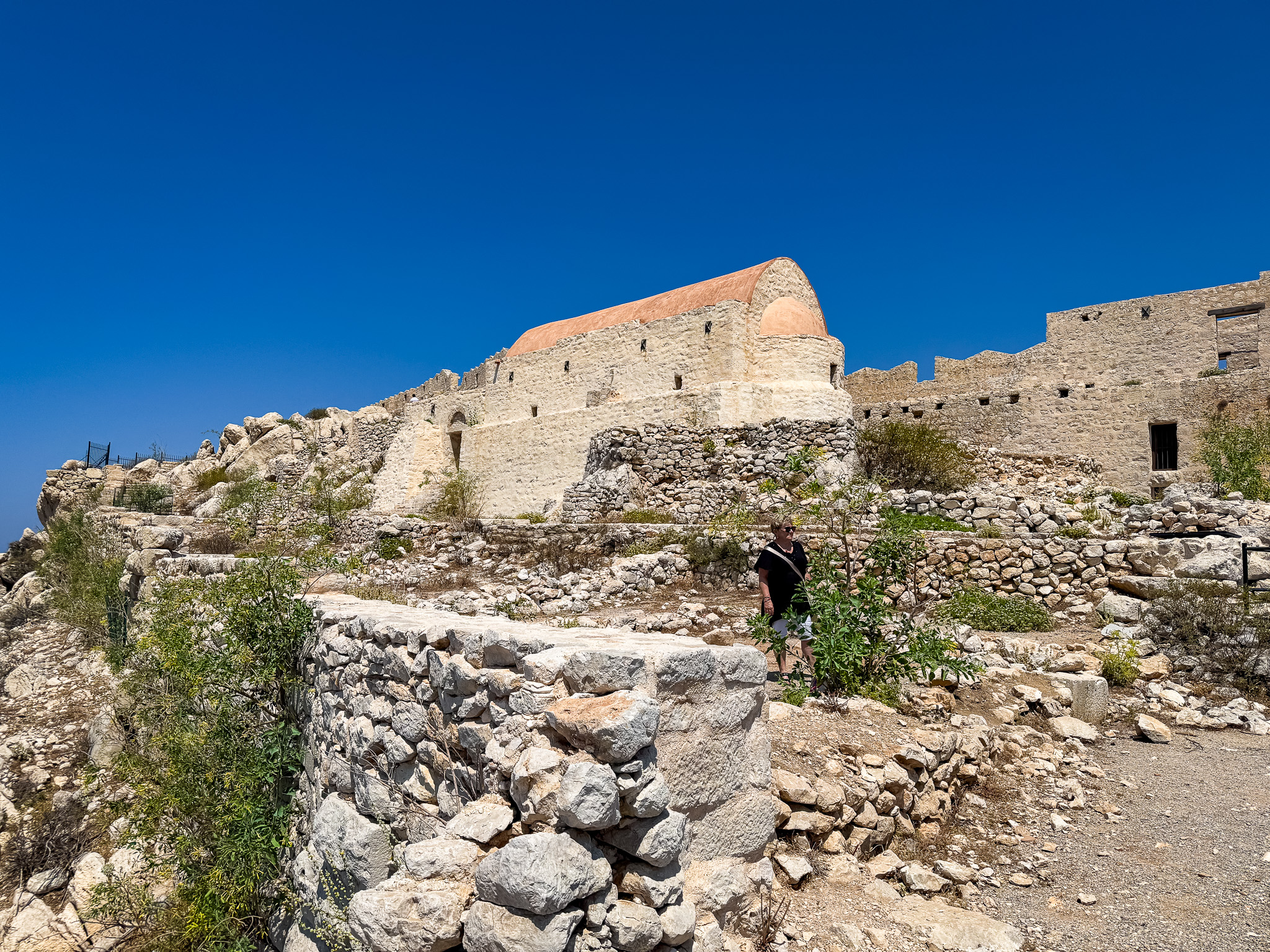 Średniowieczy zamek na wzgórzu, Chalki, Rodos, Grecja