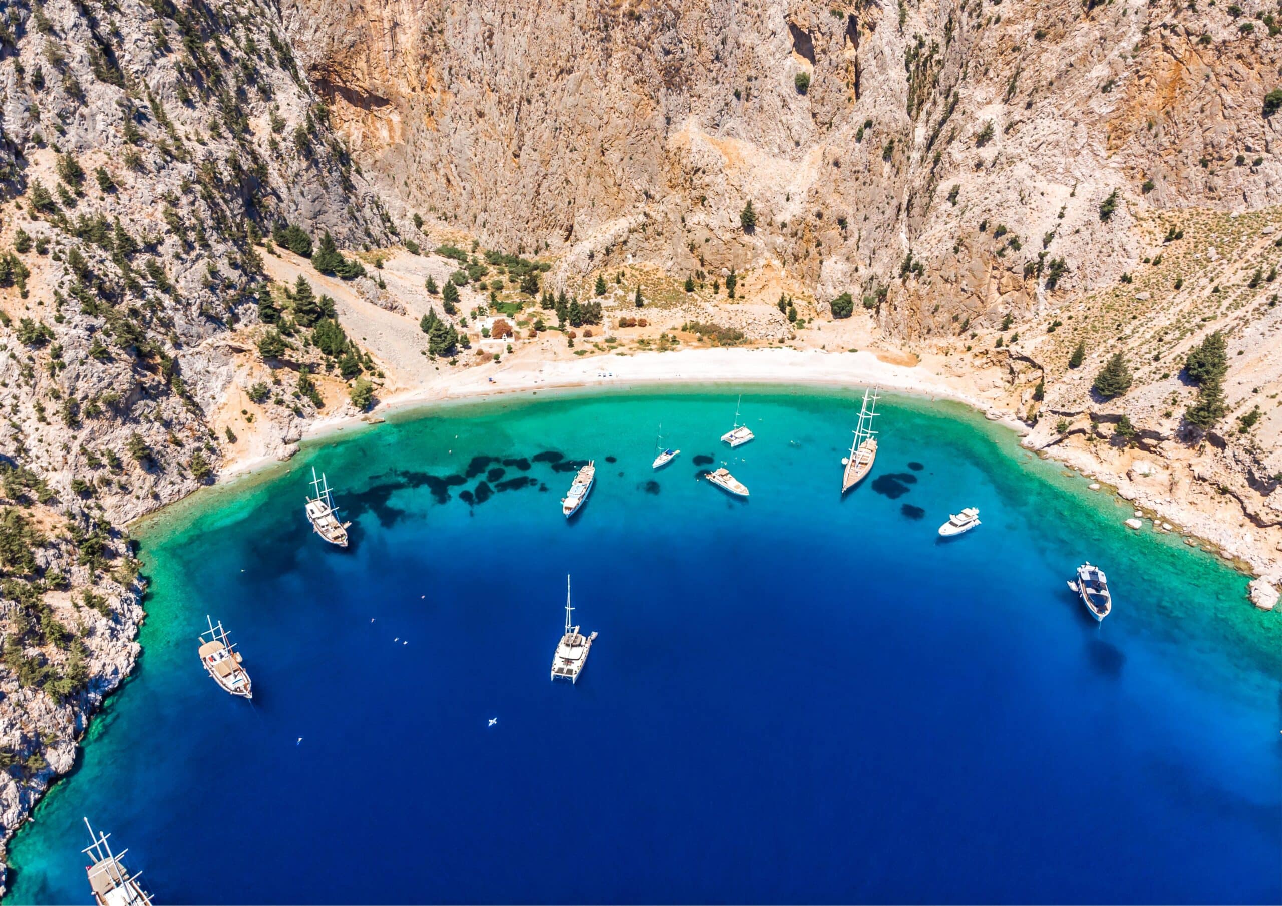 Zatoka Św. Jerzego widok z drona - wyspa Symi, Rodos, Grecja